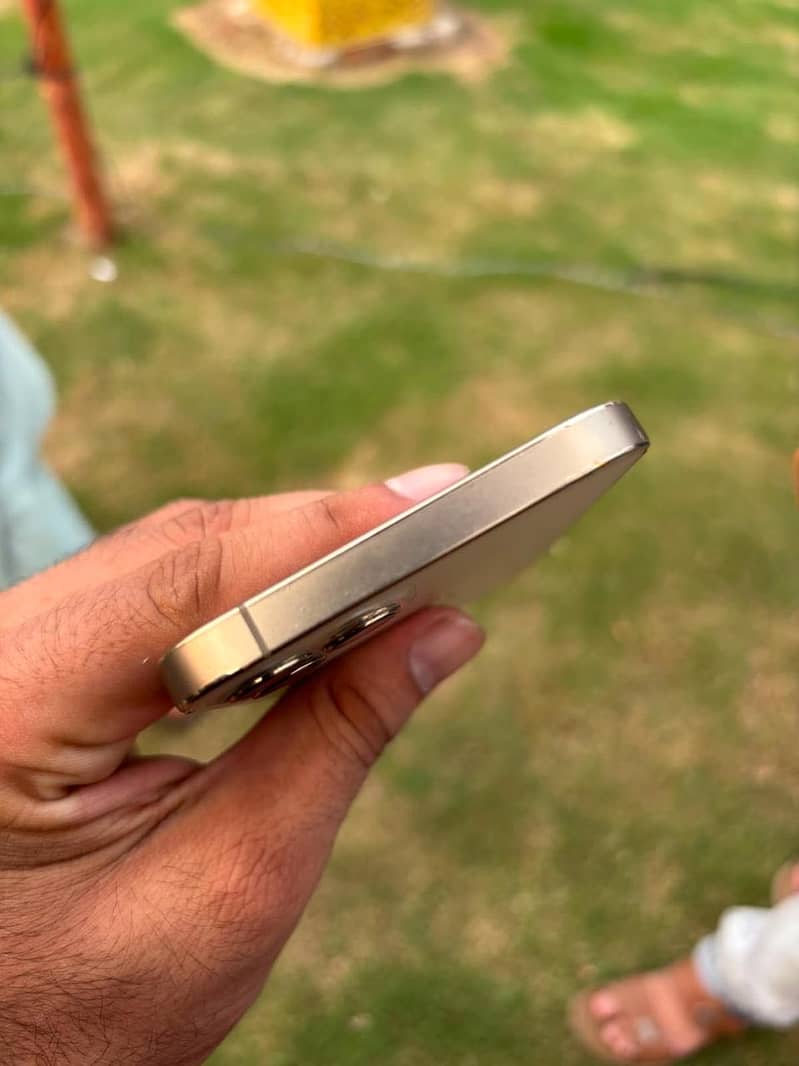 Apple iPhone 12 Pro 3