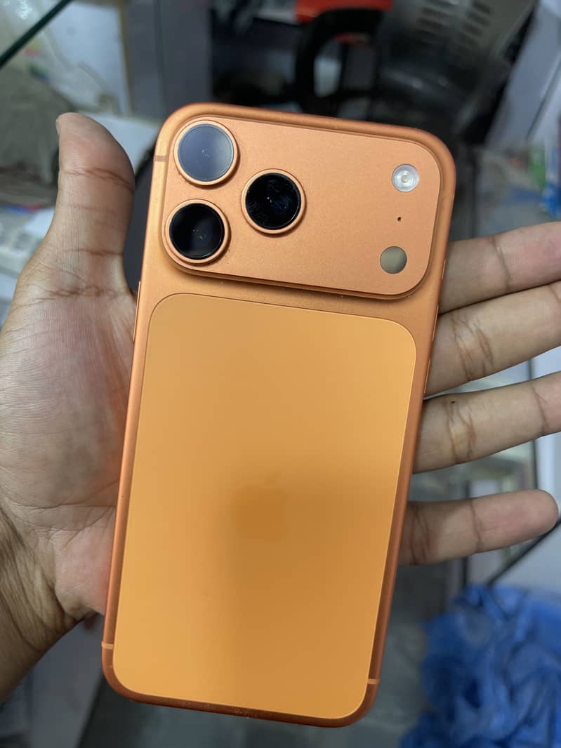Apple iPhone 17 Pro Max 0