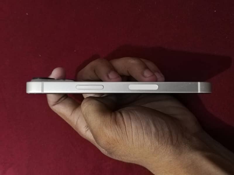 Apple iPhone 13 mini 1