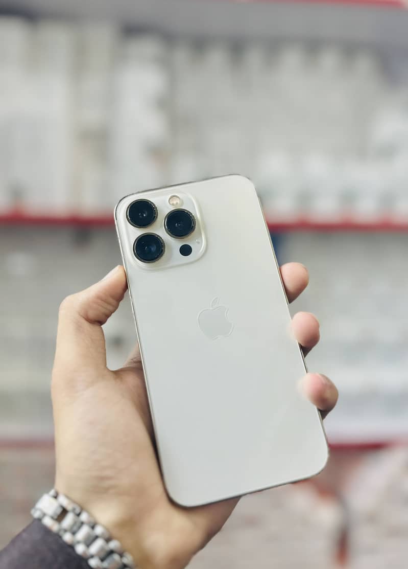 Apple iPhone 13 Pro 0