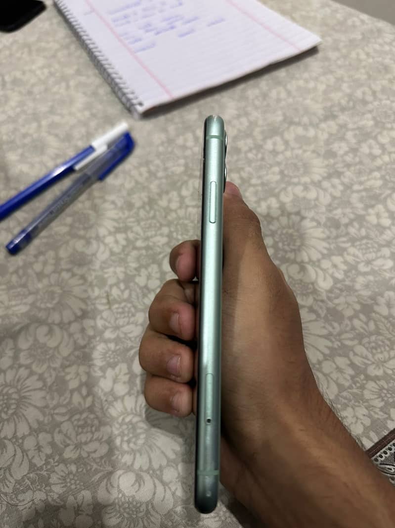 Apple iPhone 11 6