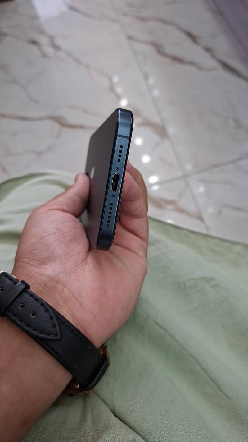 Apple iPhone 15 Pro Max 5