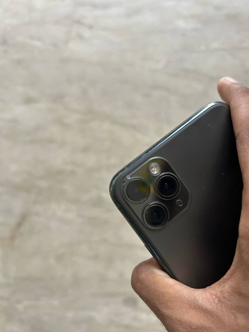 Apple iPhone 11 Pro Max 2