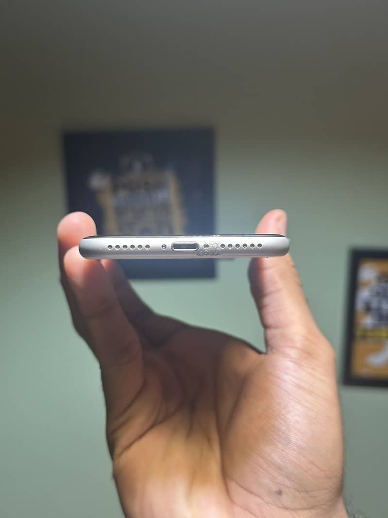 Apple iPhone SE 11