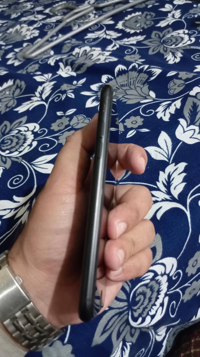 Apple iPhone SE 6