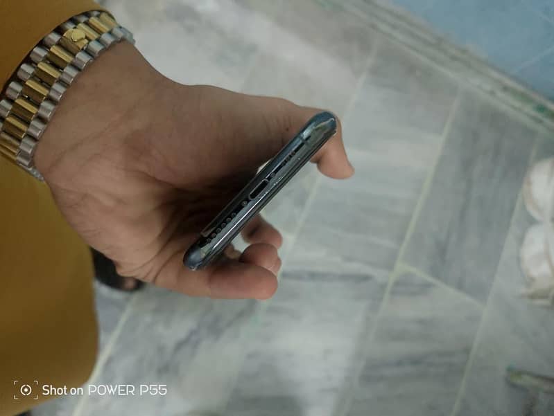 Apple iPhone 11 Pro 1