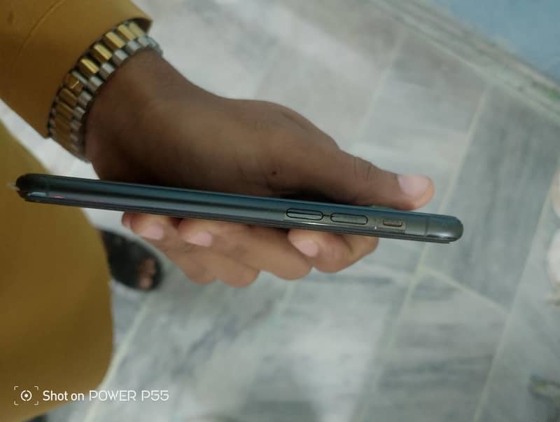 Apple iPhone 11 Pro 2