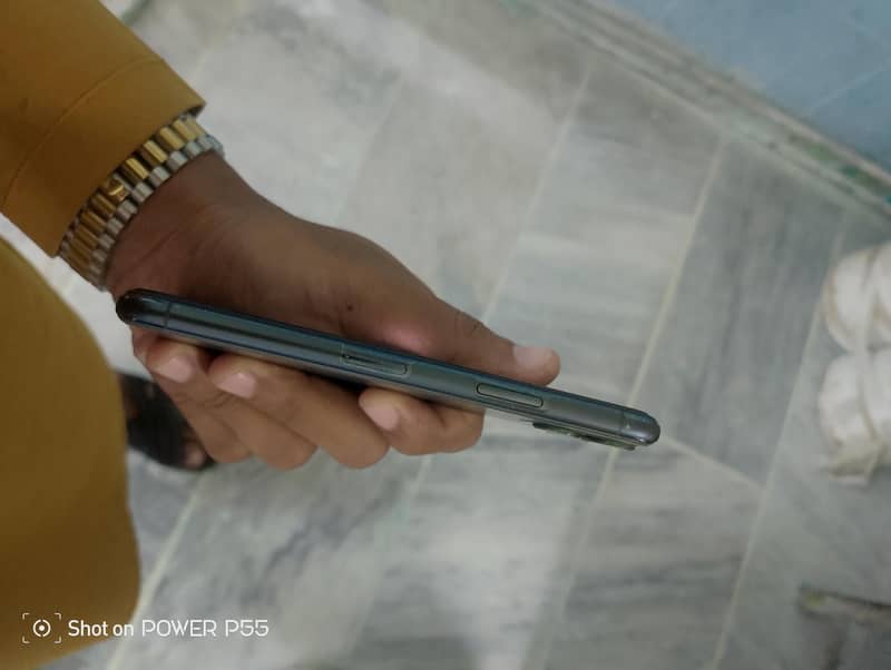 Apple iPhone 11 Pro 5