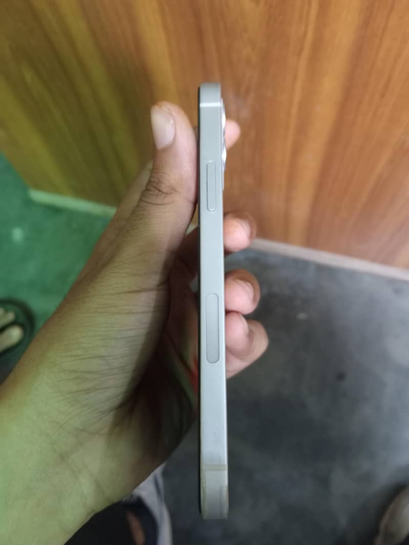 Apple iPhone 12 1