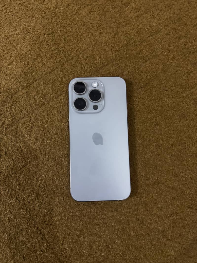 Apple iPhone 15 Pro 0