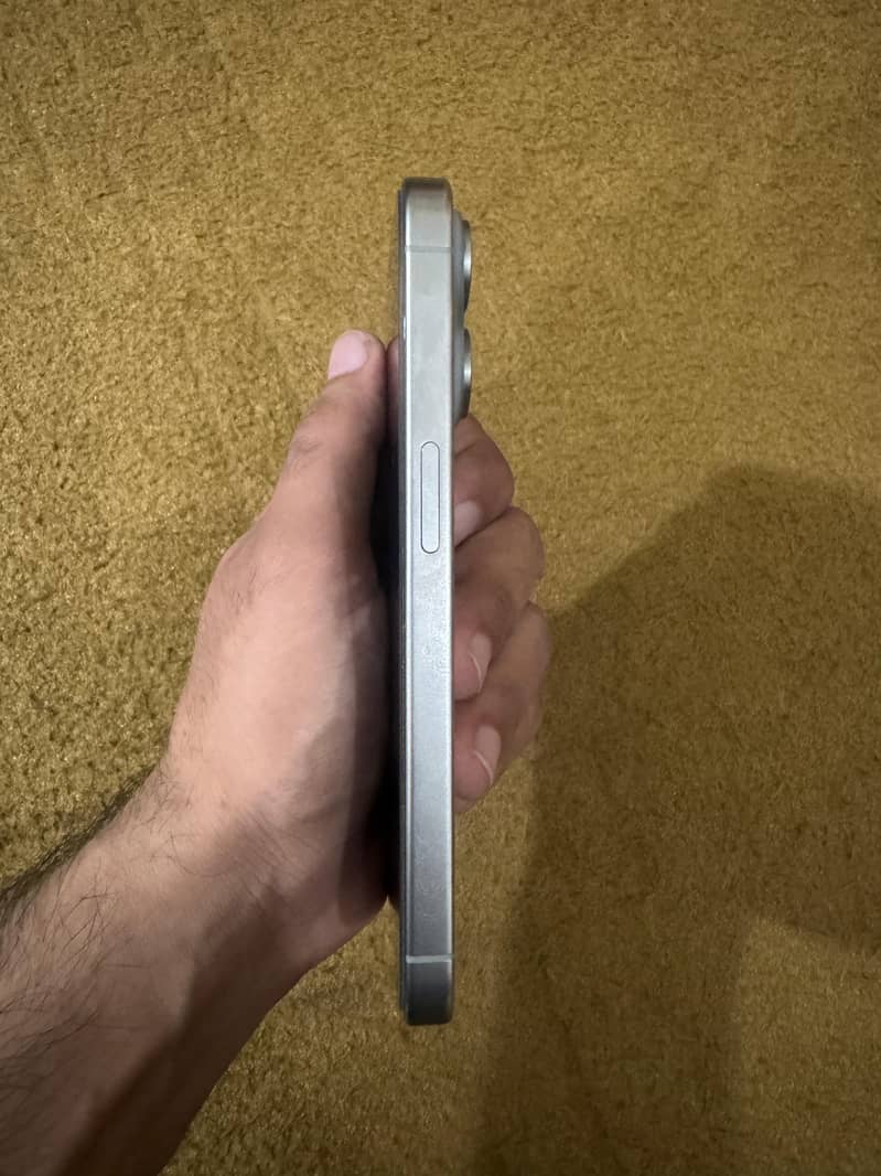 Apple iPhone 15 Pro 1