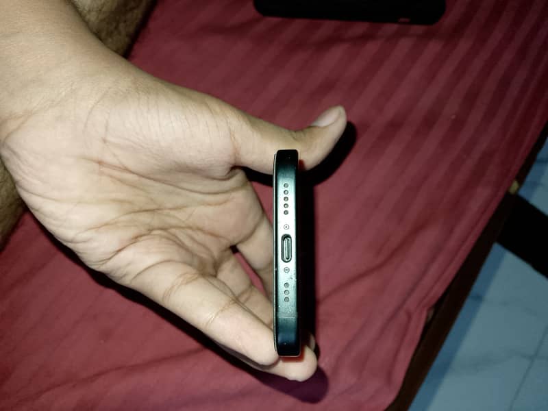 Apple iPhone 15 bypass 4