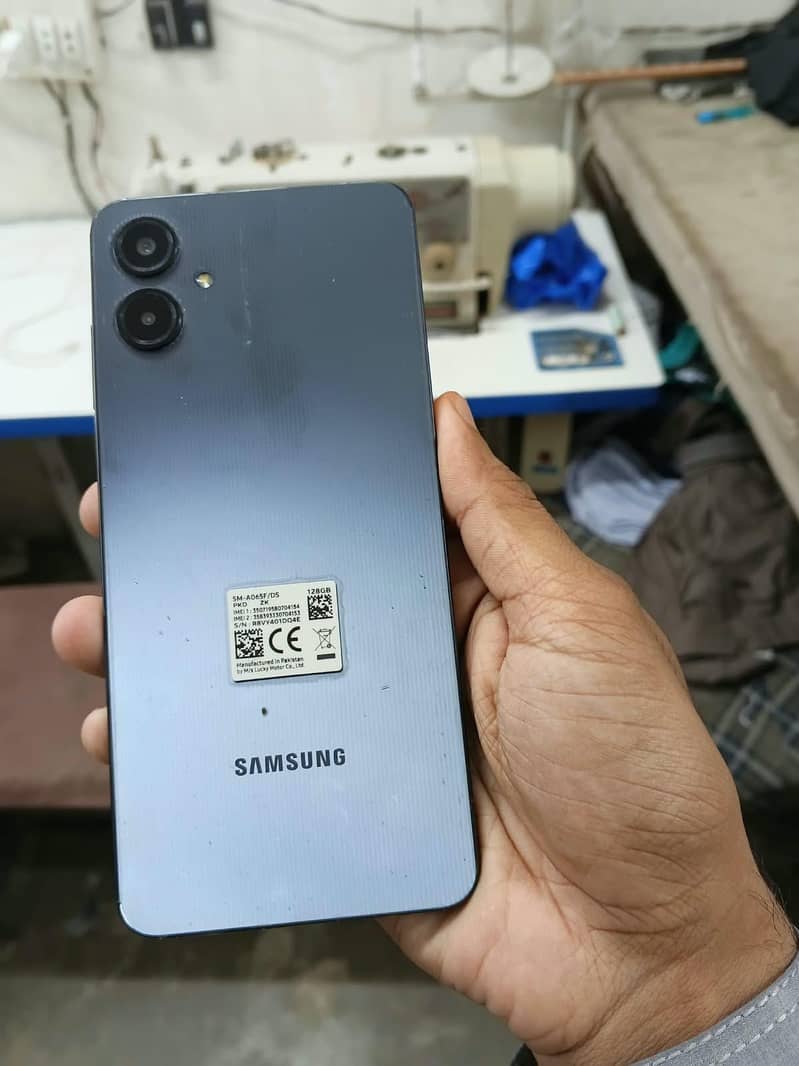 Samsung Mobile A06 3