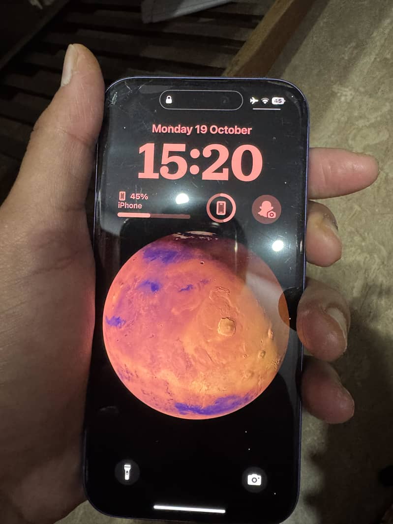 Apple iPhone 16 5
