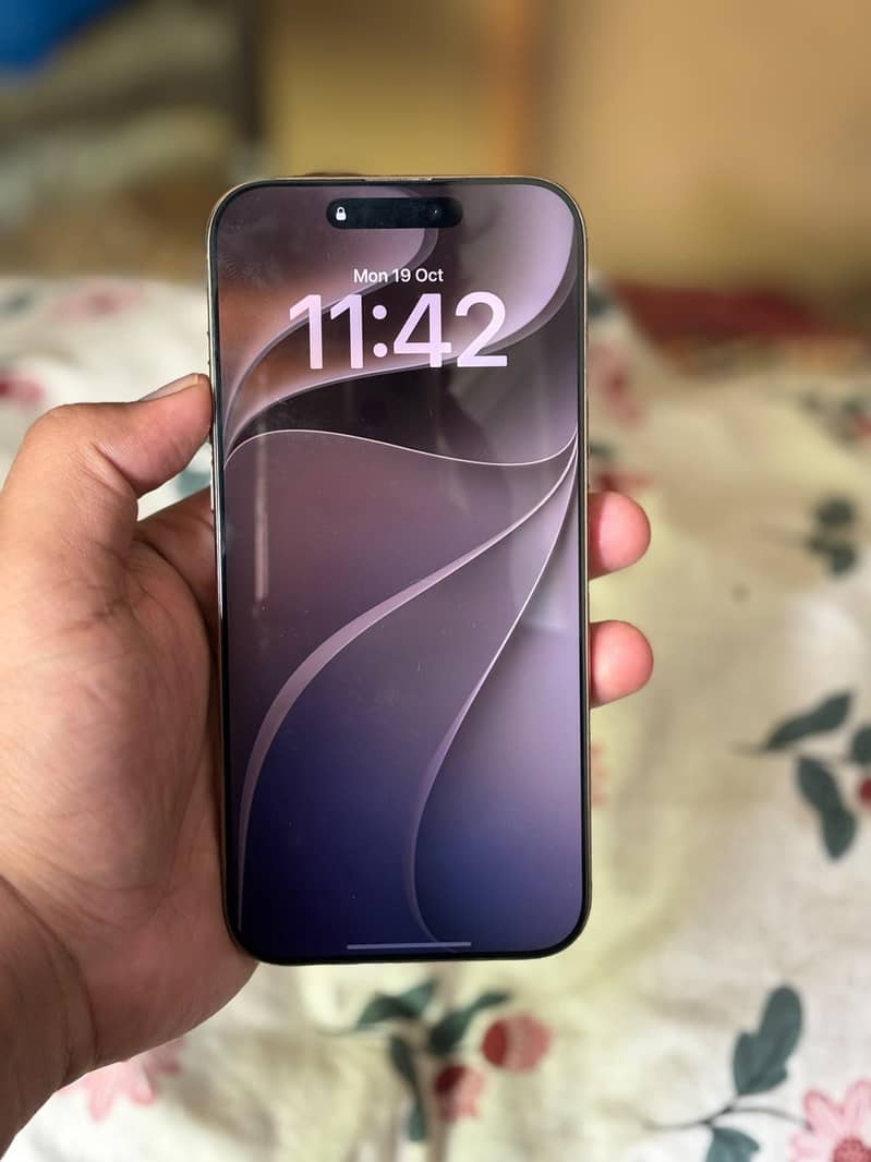 Apple iPhone 16 Pro Max 6