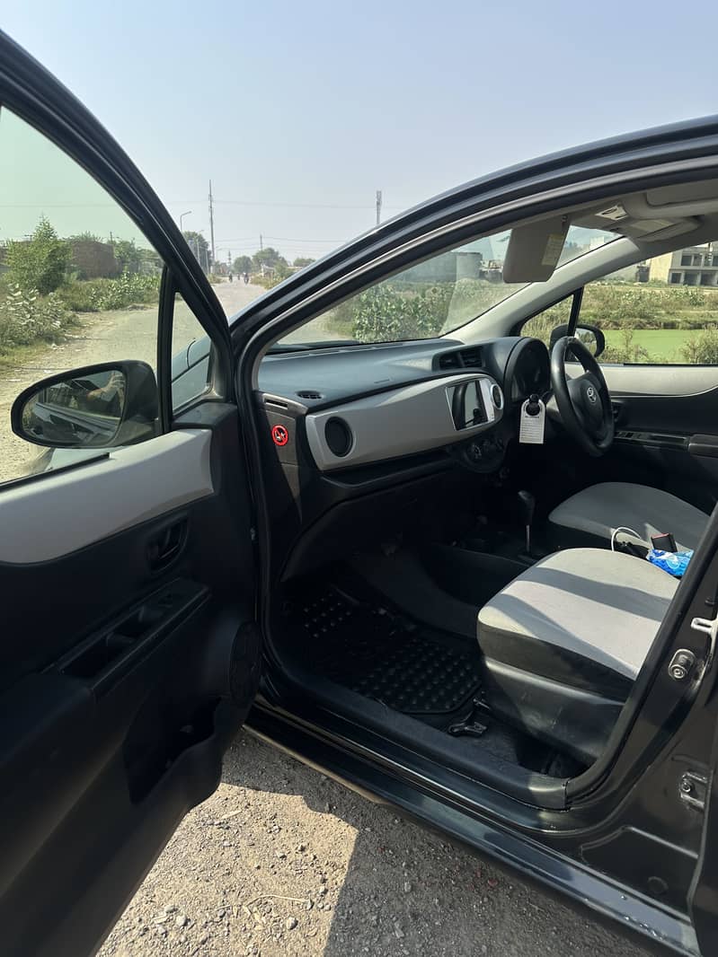 Toyota Vitz 2012 4