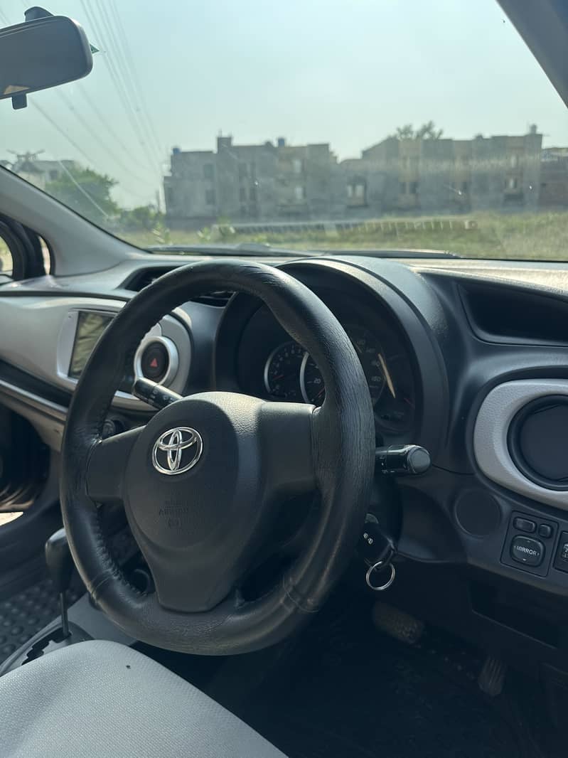 Toyota Vitz 2012 5