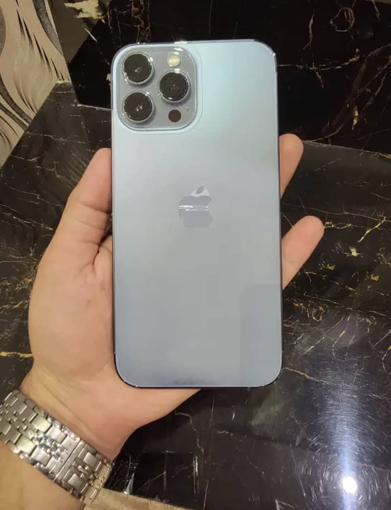 Apple iPhone 13 Pro Max 2