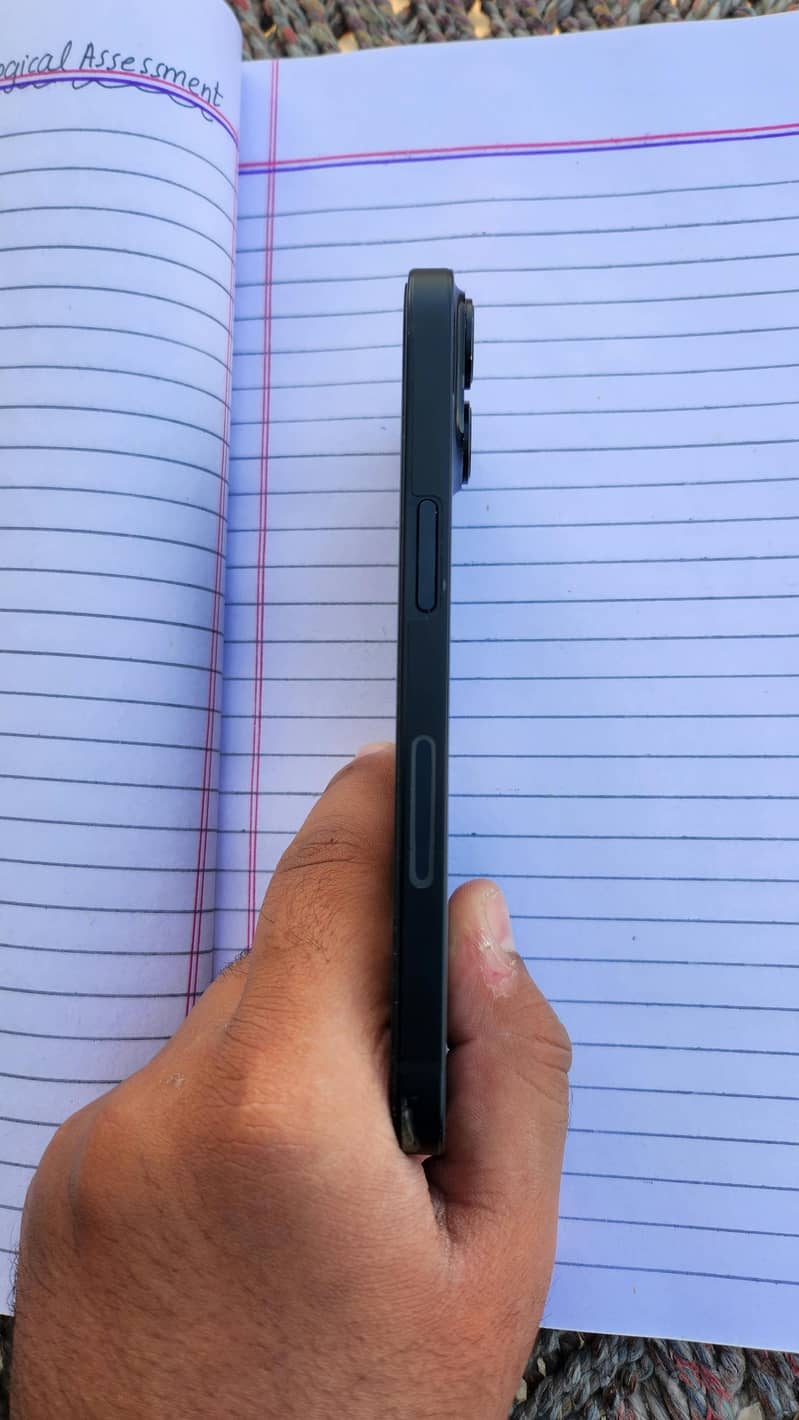 Apple iPhone 14 3