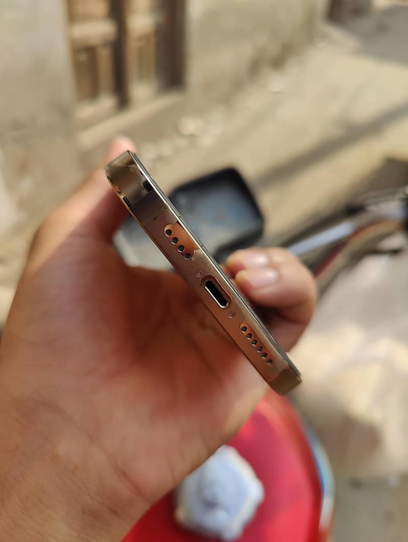 Apple iPhone 14 Pro Max 3