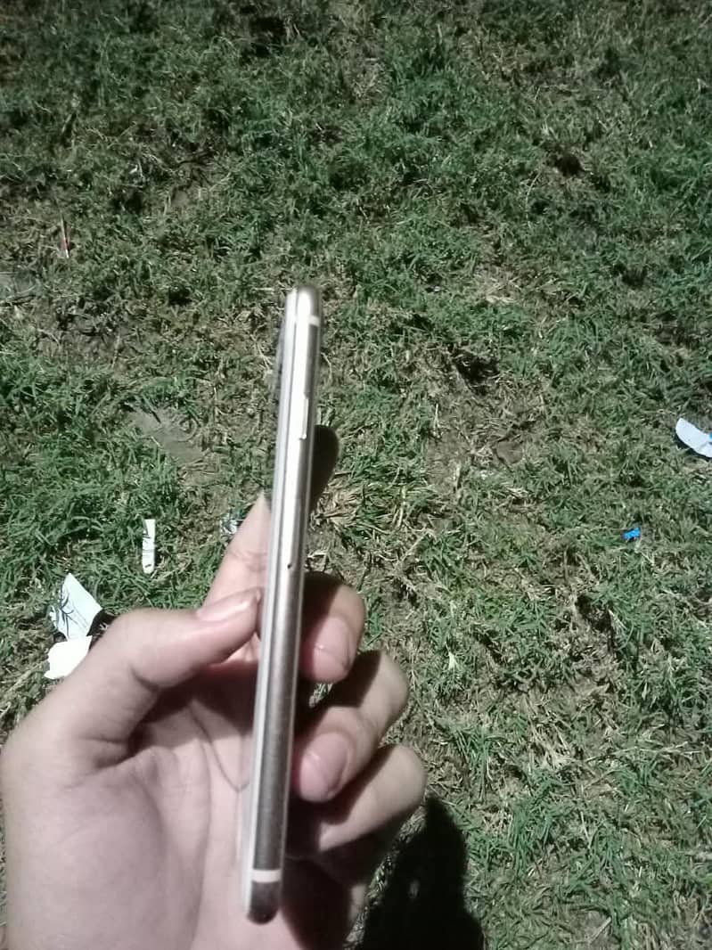 Apple iPhone 8 0