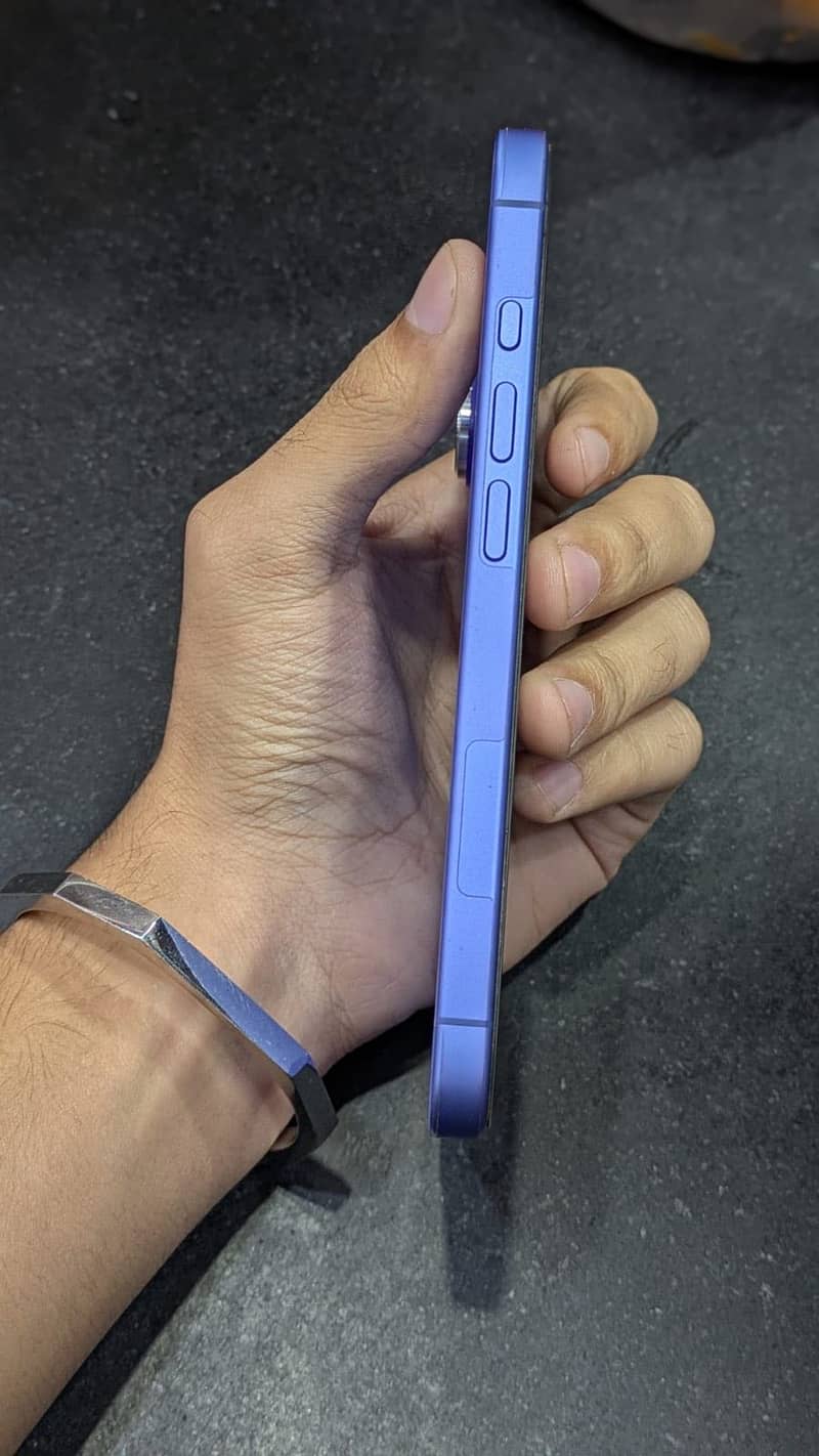 Apple iPhone 16 1