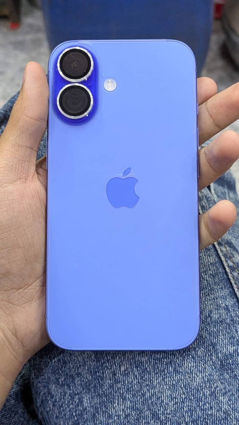 Apple iPhone 16 2