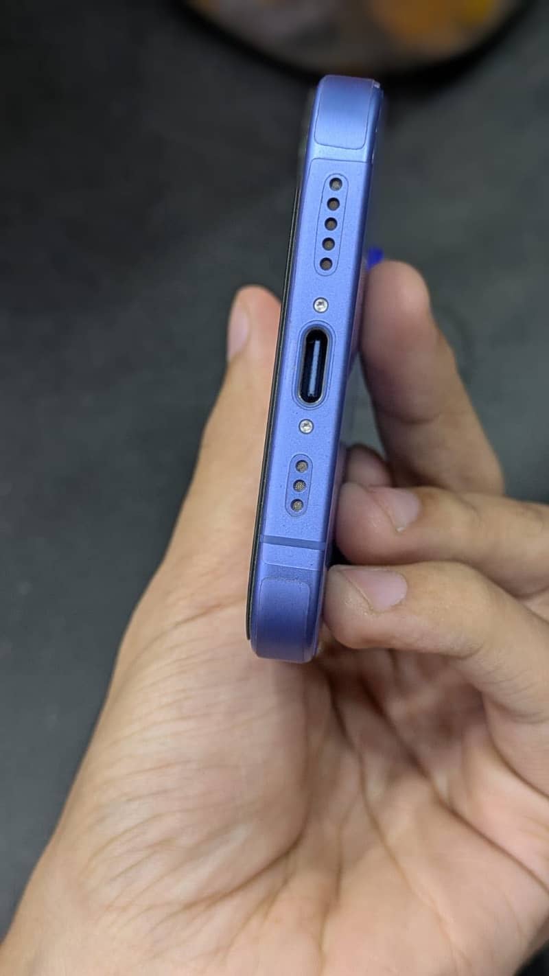 Apple iPhone 16 3