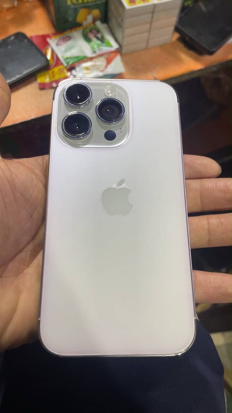 Apple iPhone 14 Pro 4