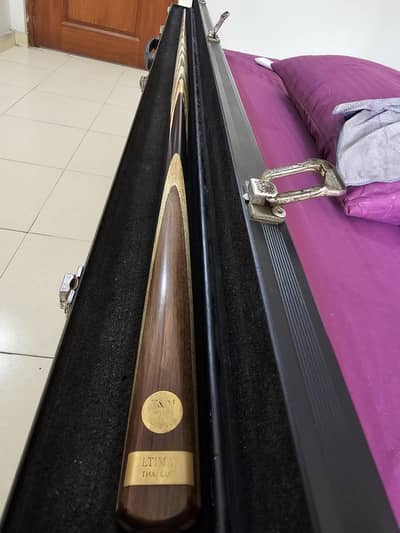 Snooker cue made in Thailand