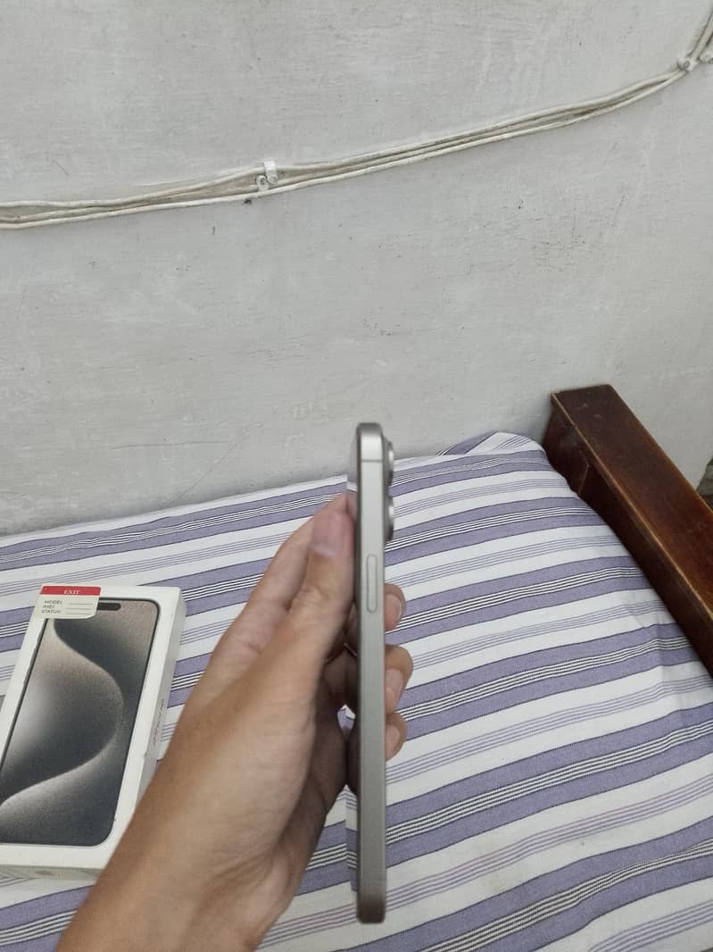 Apple iPhone 15 Pro Max 5
