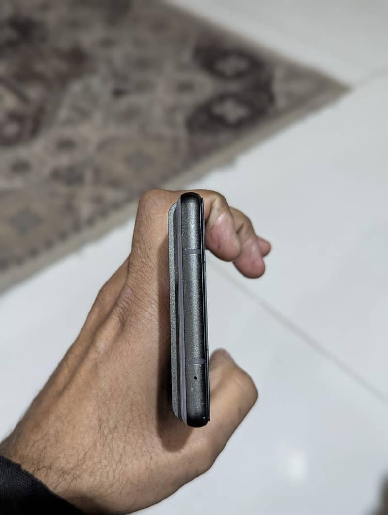 Google Pixel 6 4