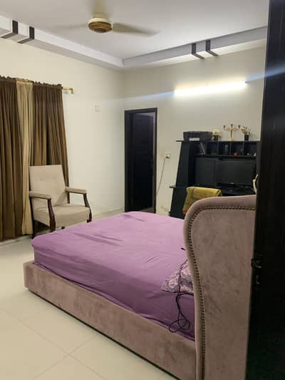1st Floor Portion, Corner, Gulshan-E-Iqbal Block 13-D, Tiled Flooring