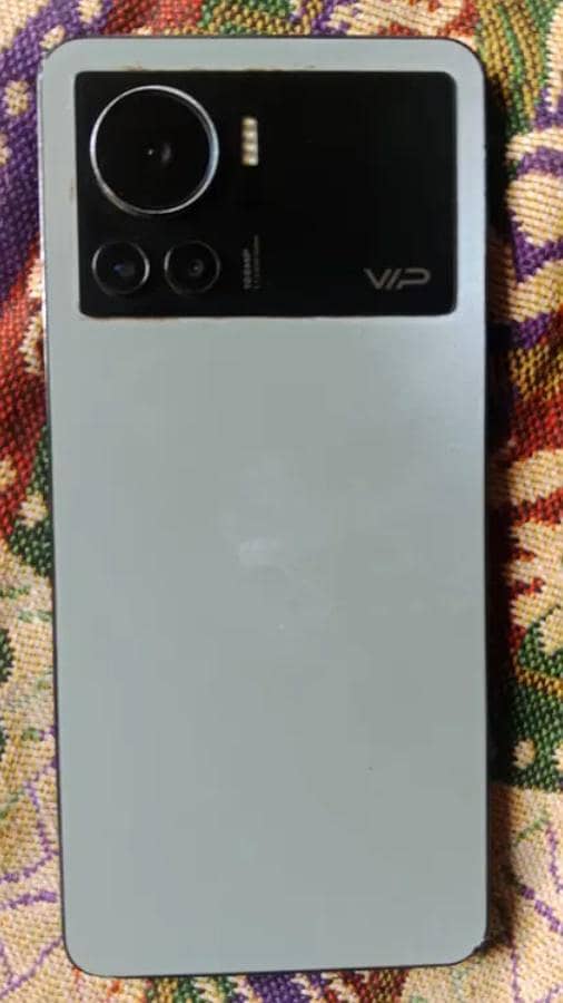Infinix Note 12 VIP 1