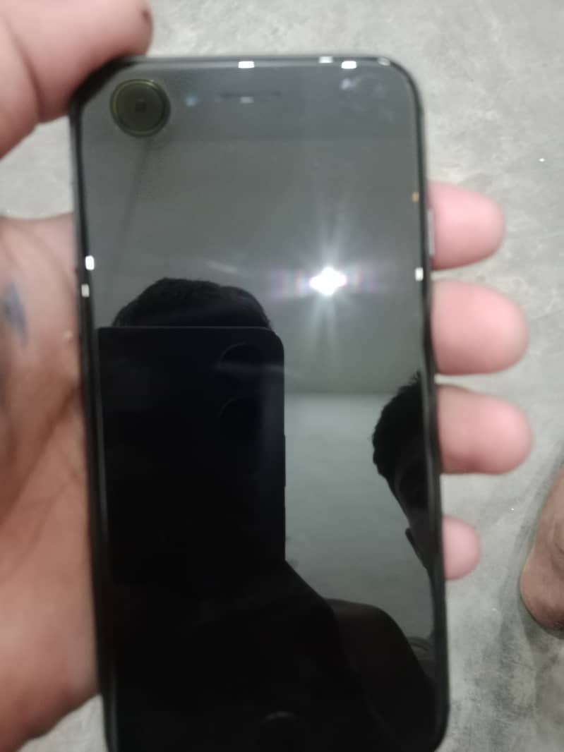 Apple iPhone 8 2