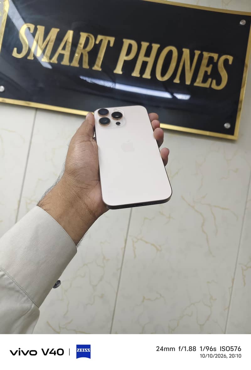 Apple iPhone 16 Pro Max 1