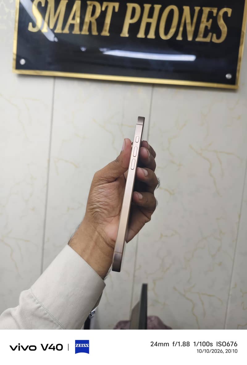 Apple iPhone 16 Pro Max 3