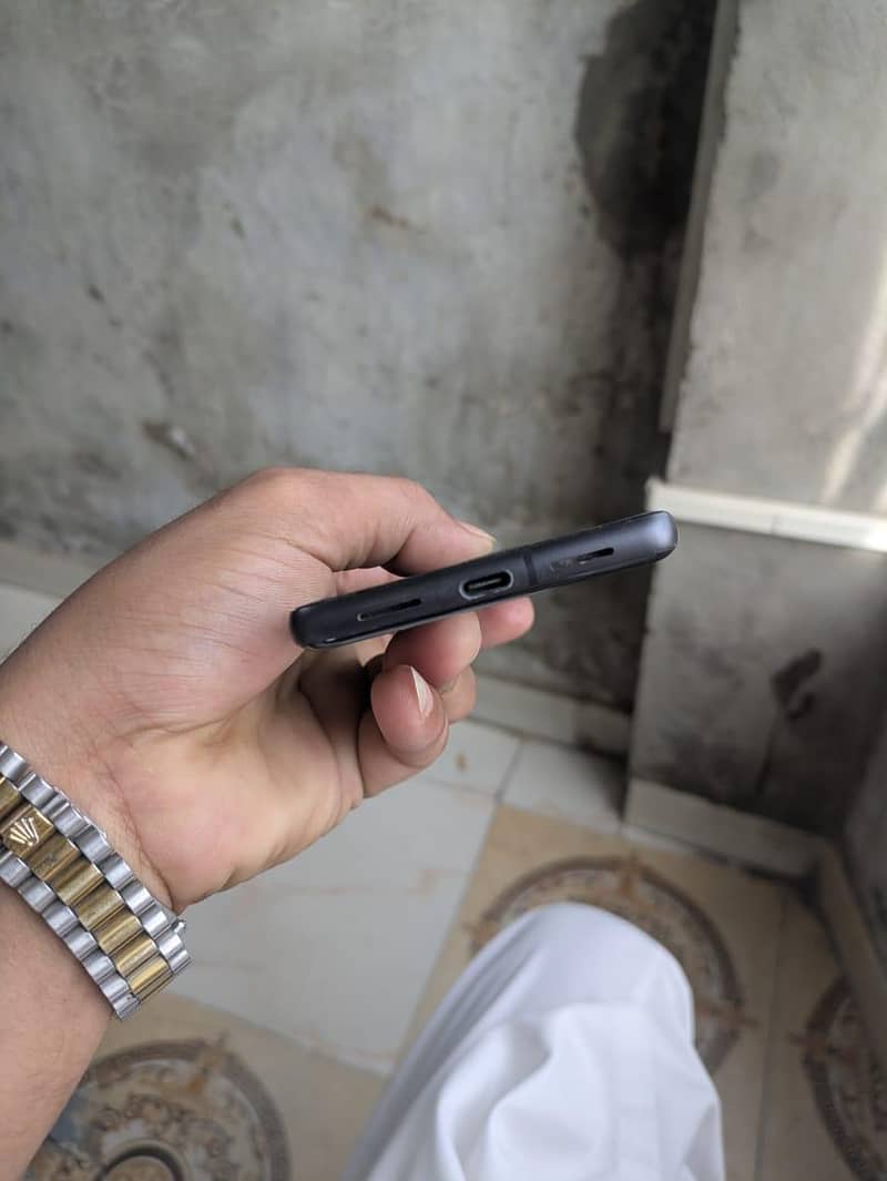 Google Pixel 7 4
