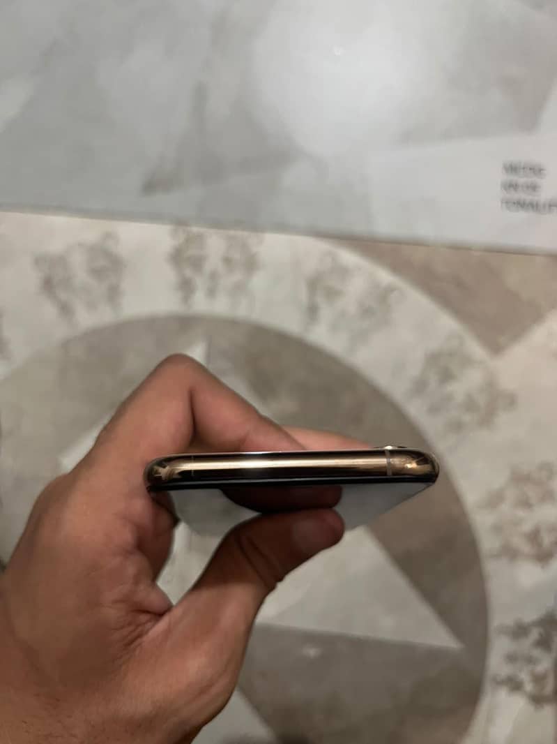 Apple iPhone XS 2