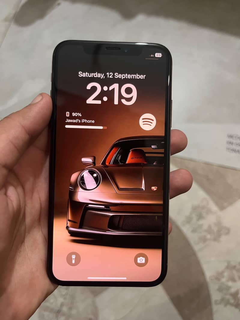 Apple iPhone XS 4