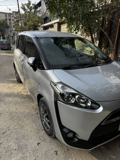 Toyota Sienta 2018