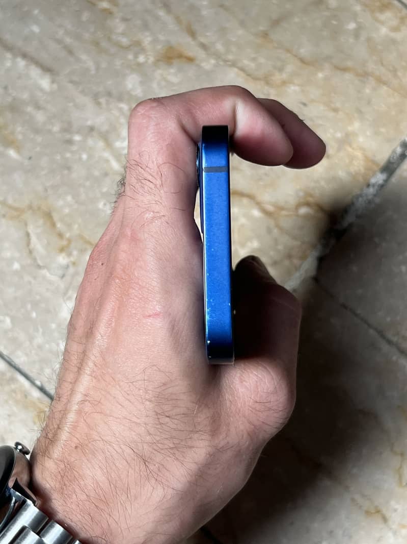 Apple iPhone 12 mini 4