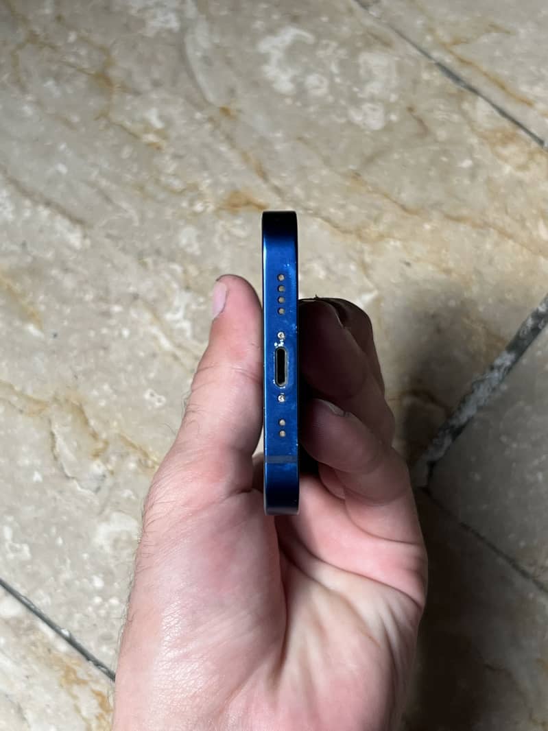 Apple iPhone 12 mini 6