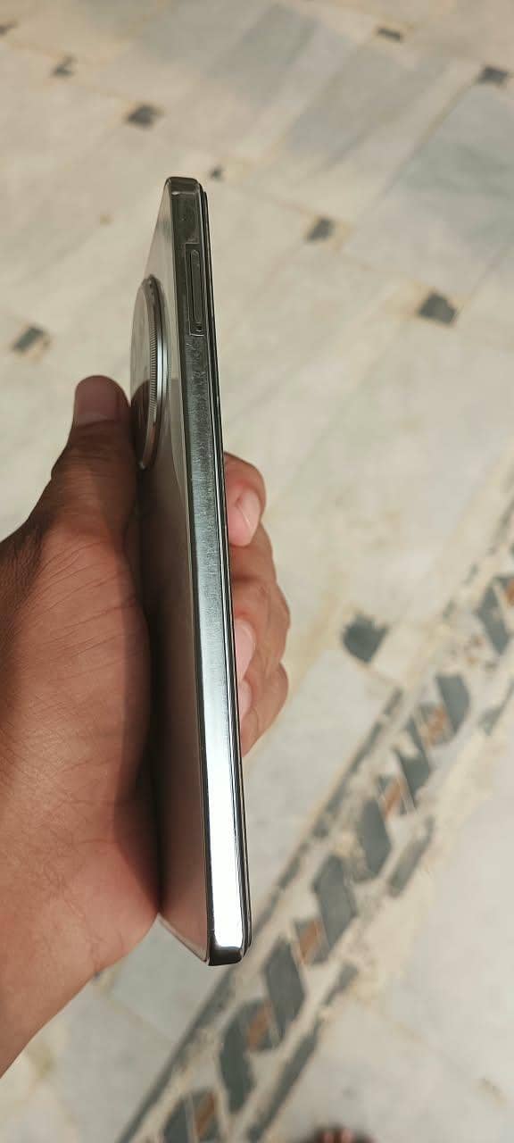 Tecno CAMON 30 1