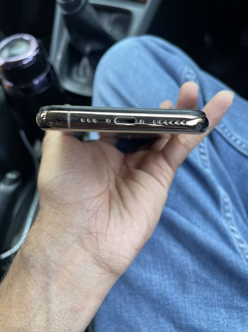 Apple iPhone 11 Pro 1