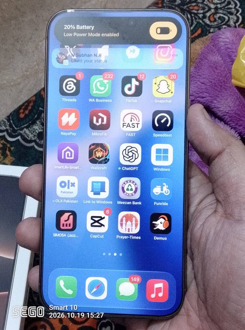 Apple iPhone 16 Pro Max 4