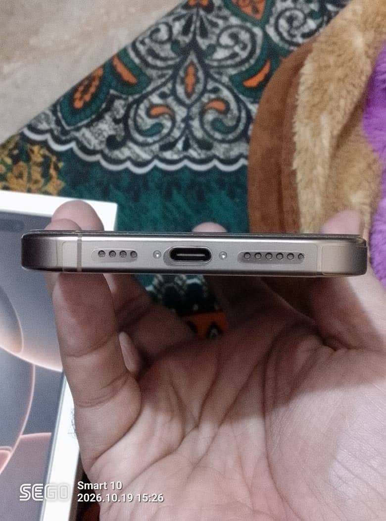 Apple iPhone 16 Pro Max 5
