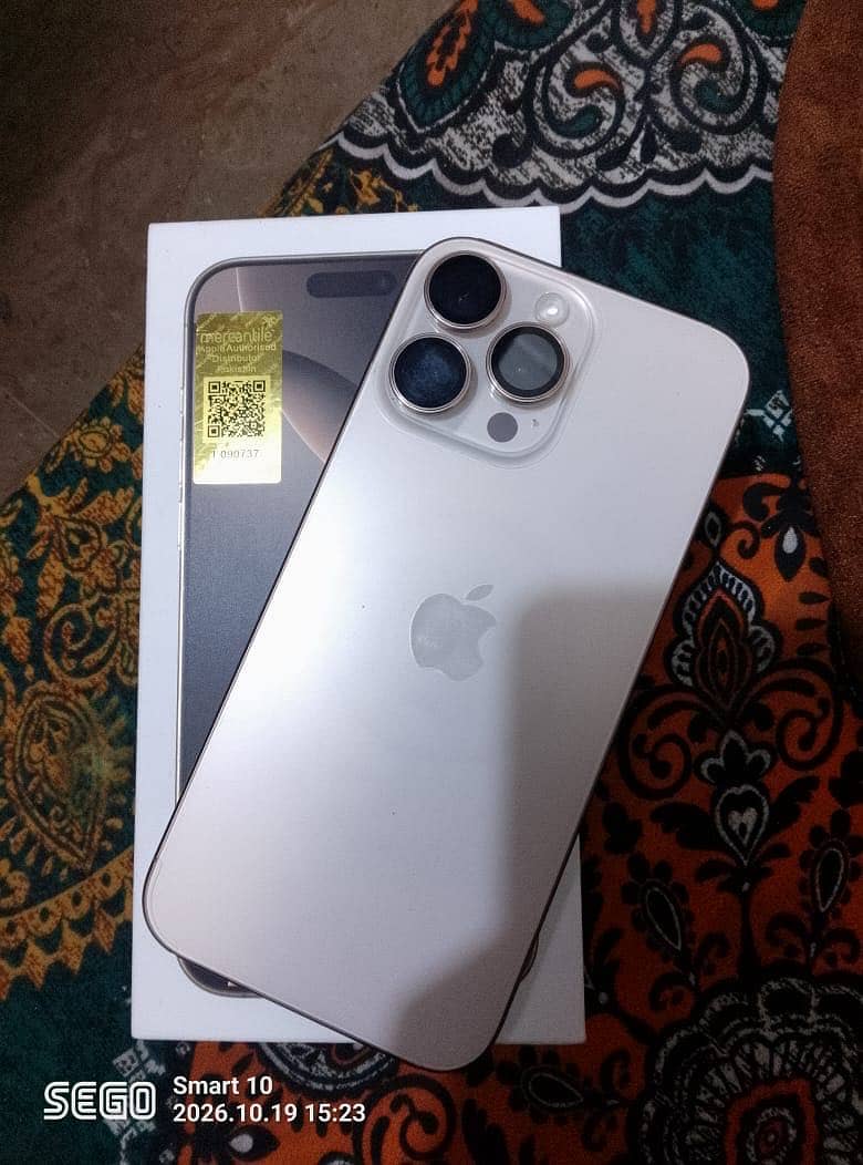 Apple iPhone 16 Pro Max 10