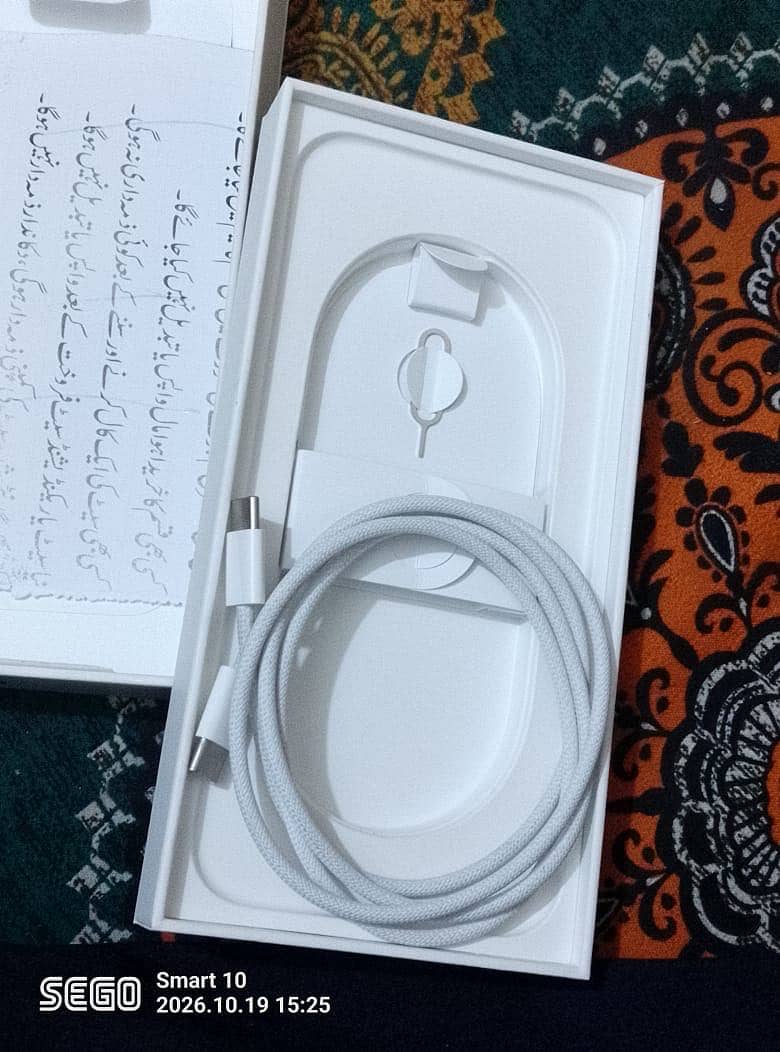Apple iPhone 16 Pro Max 11