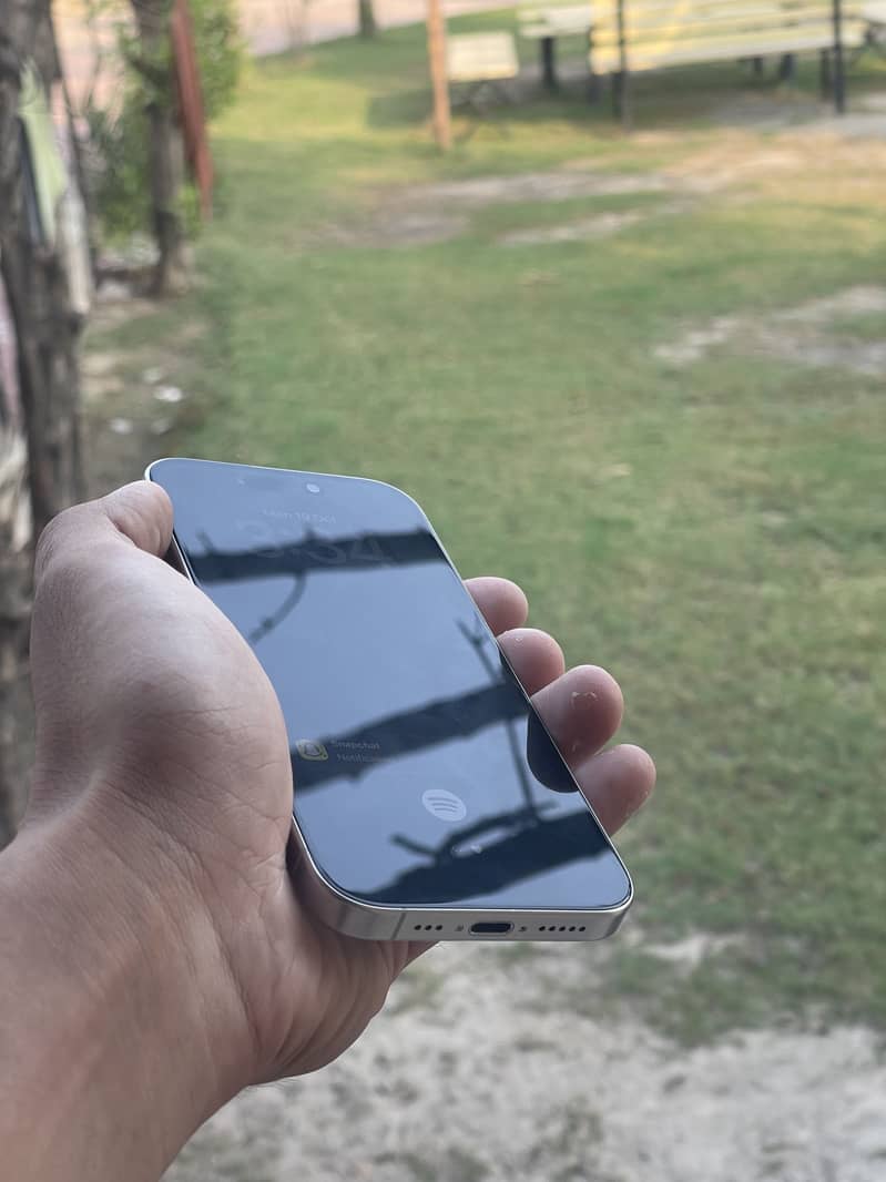 Apple iPhone 15 Pro 5